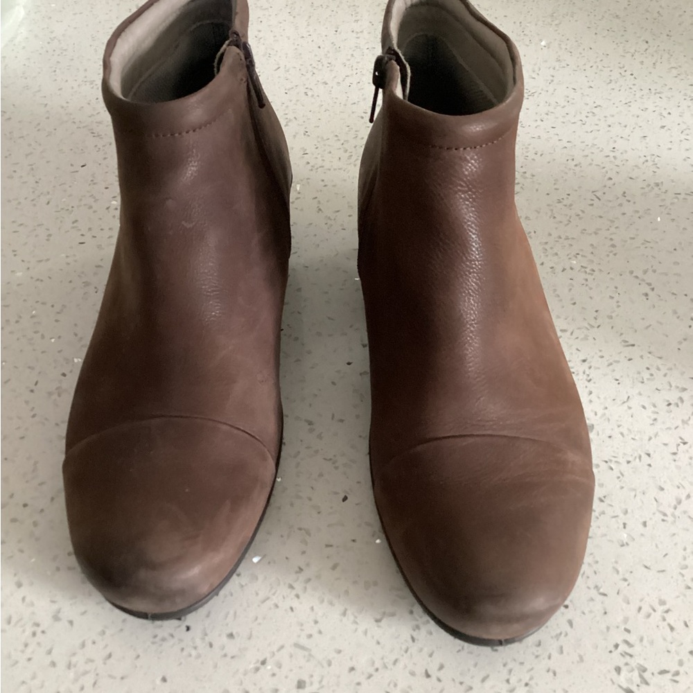 Leather ankle boot - Picture 9 of 9